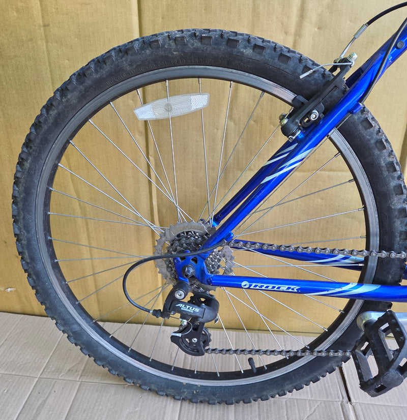 2006 Giant Rock mtb 19.5” blue USED consignment, no tax, no warranty