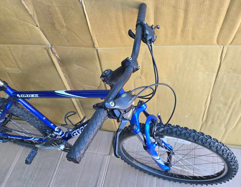 2006 Giant Rock mtb 19.5” blue USED consignment, no tax, no warranty
