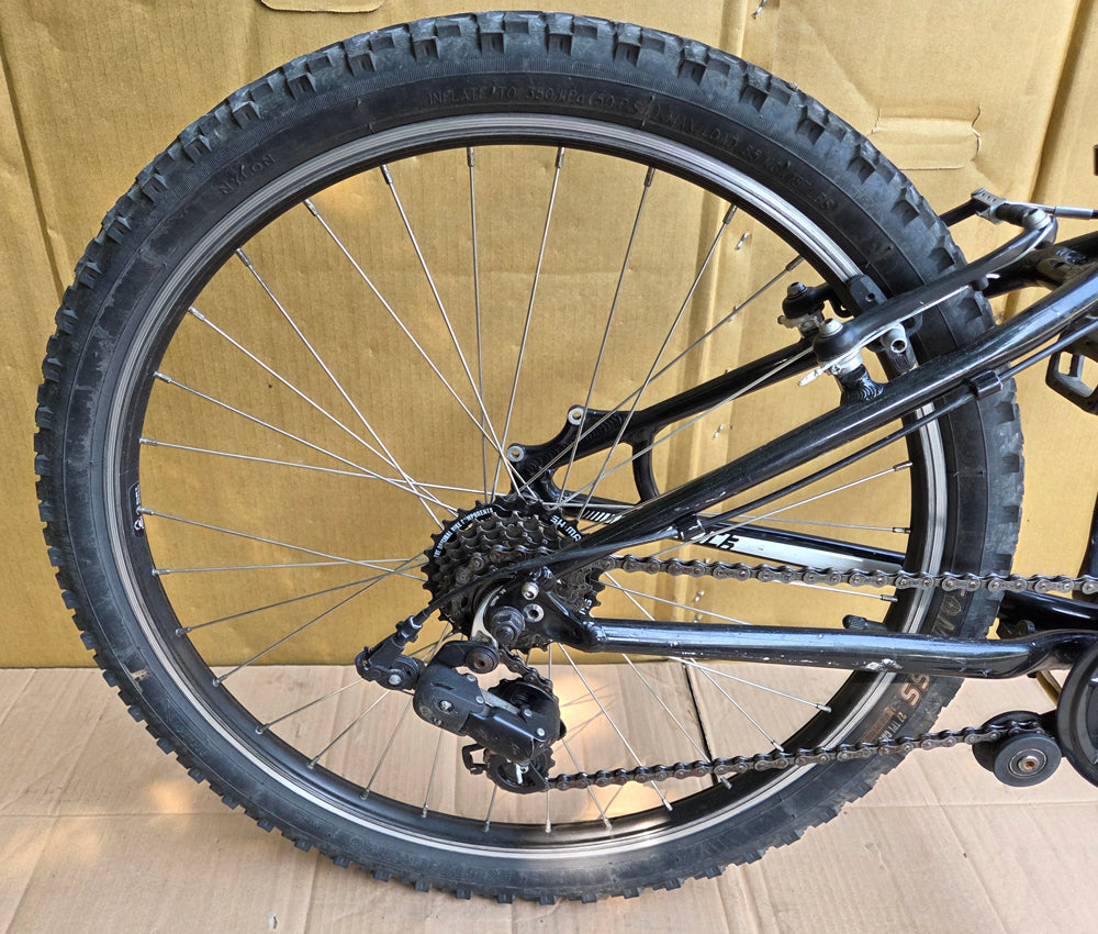 Specialized 24” hot rock