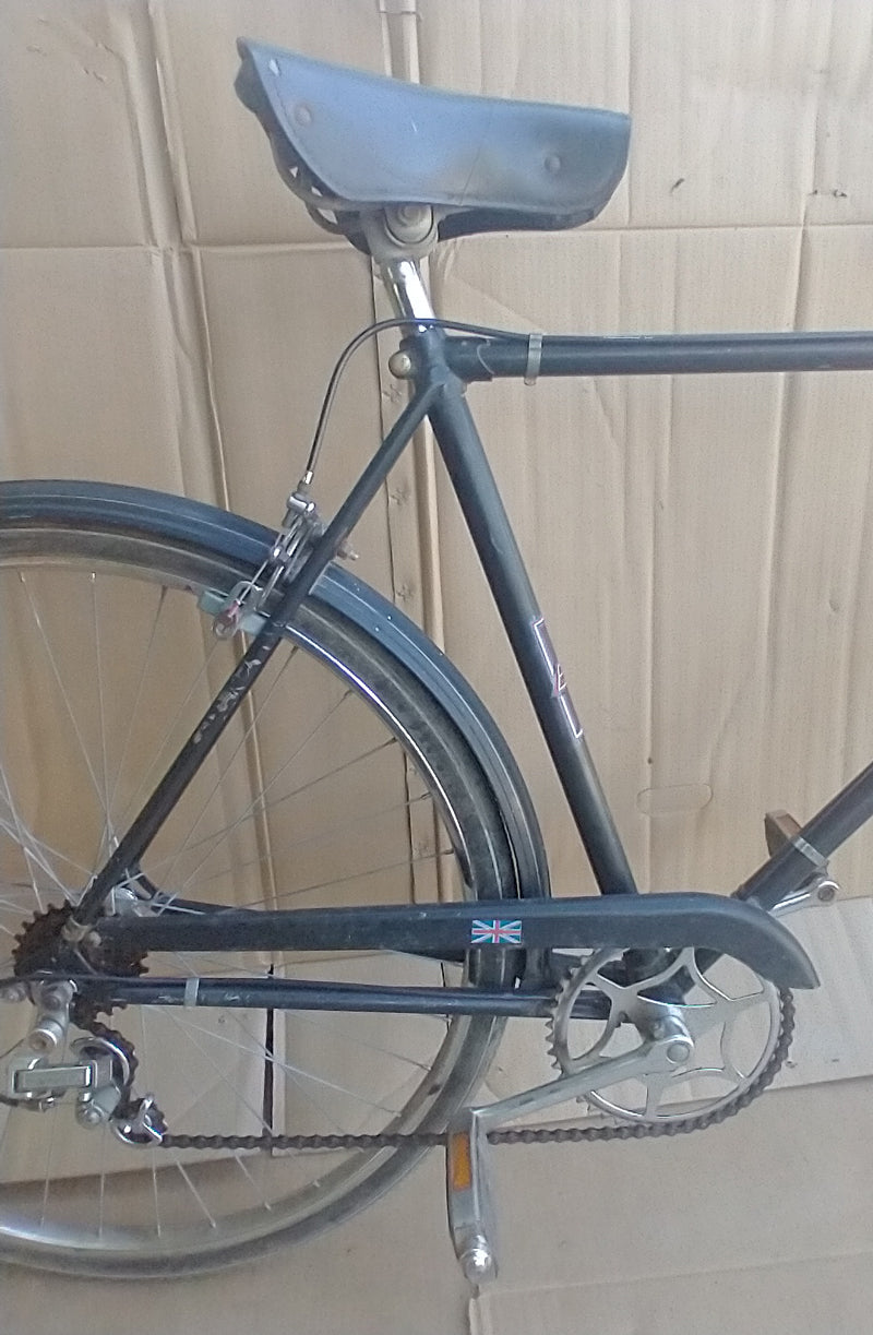 British Supreme 26 x 1 3/8 5 speed USED. Medium. no tax, no warranty