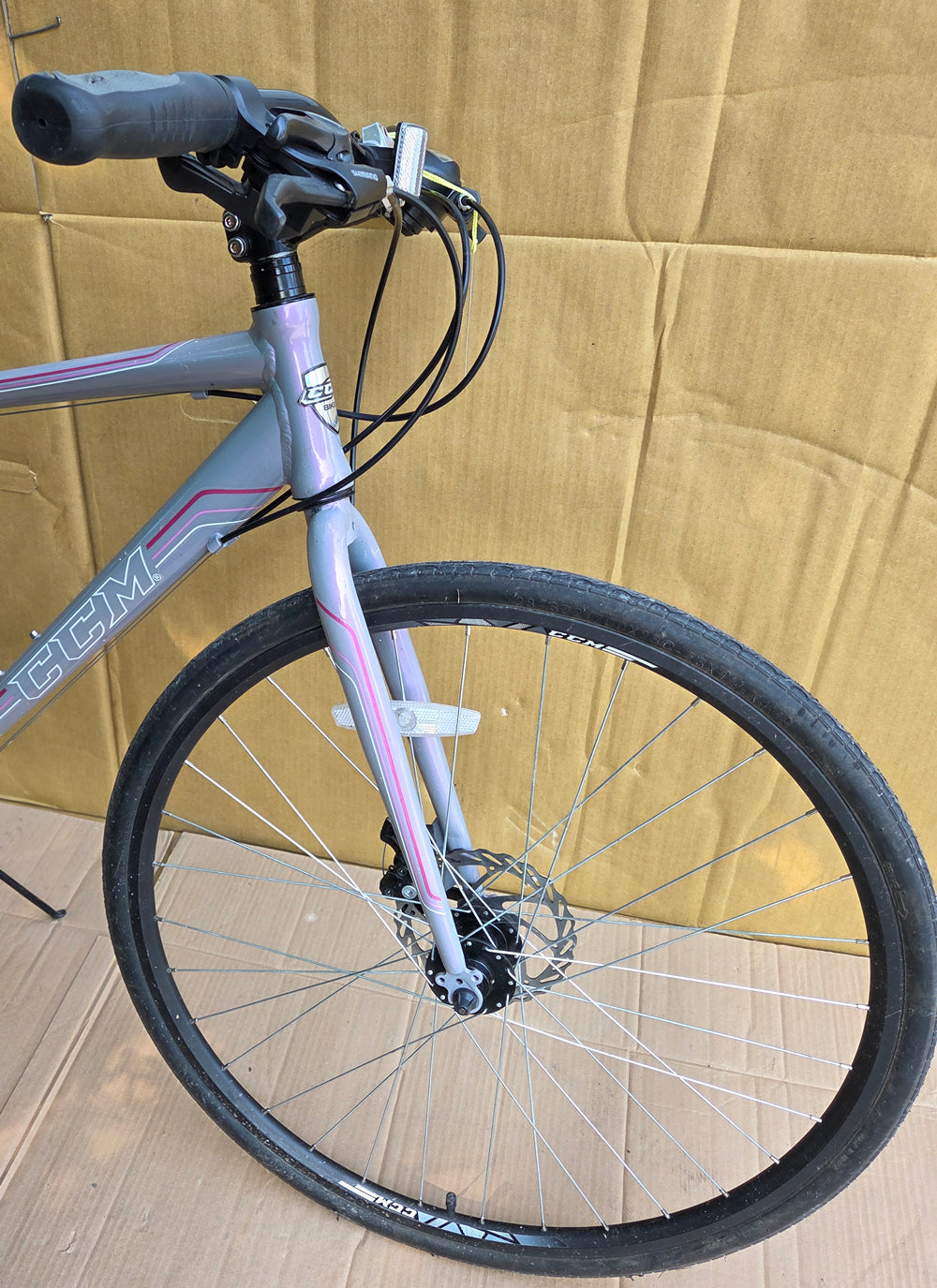 CCM Vector 700c opalite 17” USED consignment NO TAX, no warranty