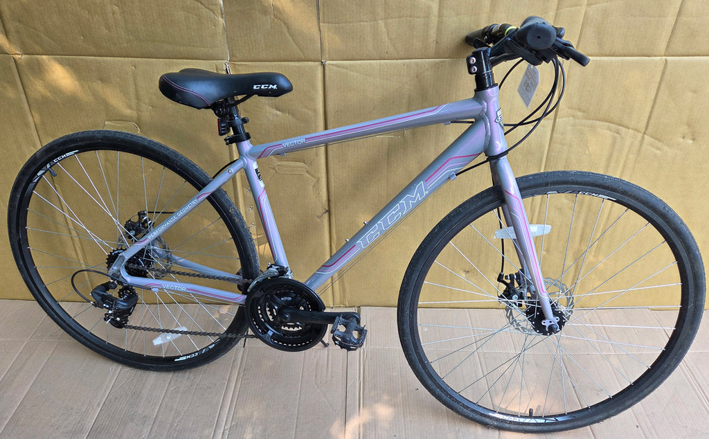 CCM Vector 700c opalite 17” USED consignment NO TAX, no warranty